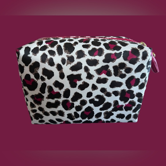 TORY BURCH NEW MAKEUP COSMETIC BAG BRIGITTE SNOW LEOPARD Mothers Day  gift - Picture 3 of 7